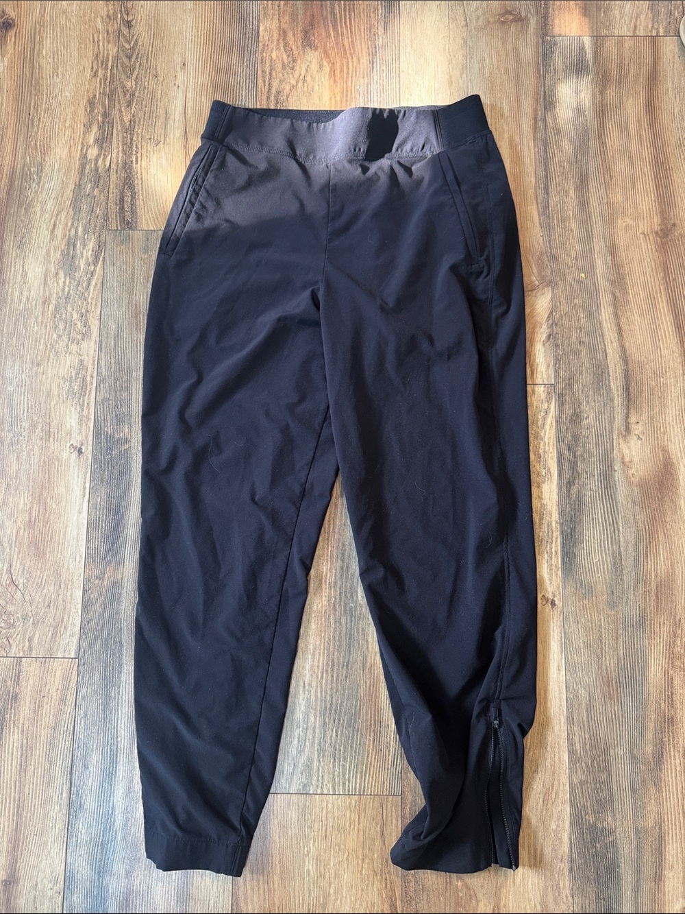 Athleta Black womens Jogger Pants with Ankle Zips